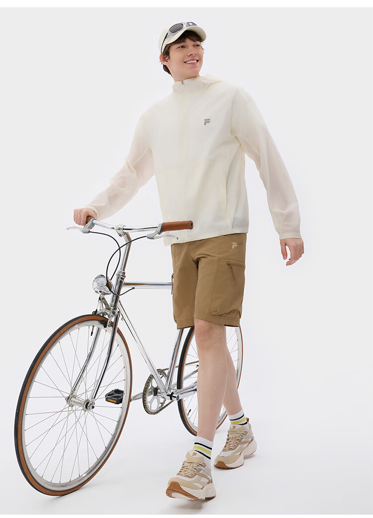 FILAFUSION FILA Trendy Woven Jacket for Men, Summer Fashion Casual Sun Protection Hooded Top 20
