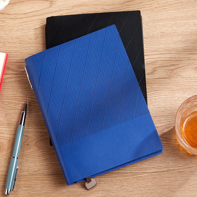 Jinyi Diagonal Pattern Notebook with Sprayed Edge, Thickened Leather Cover, Soft Leather Bookmark, Exquisite New Simple Artistic Journal, Large Size B5 Diagonal Pattern Sprayed Edge - Business Black (180 Sheets)
