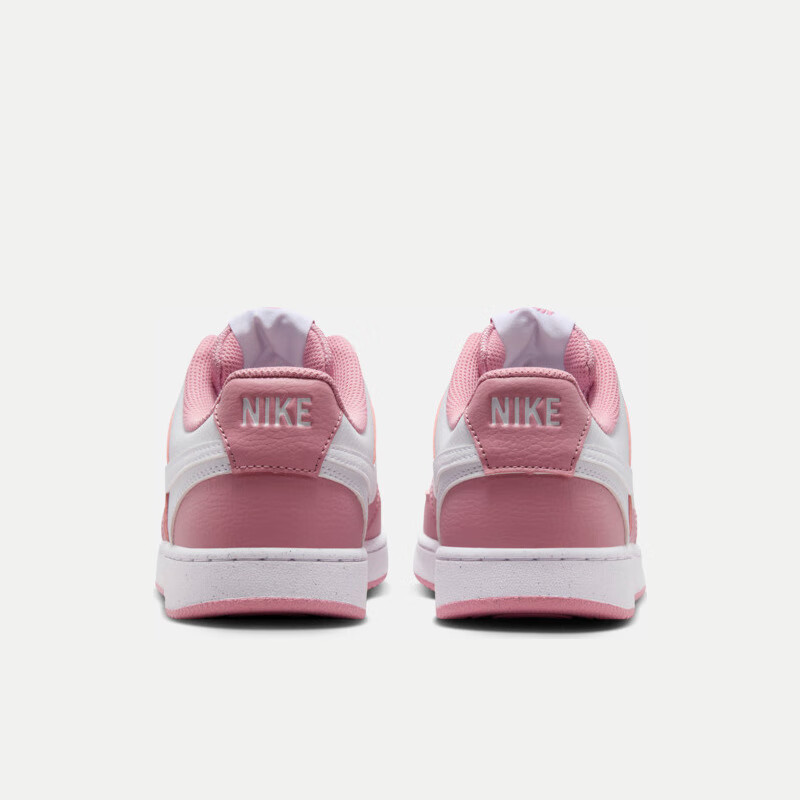 NIKE W...