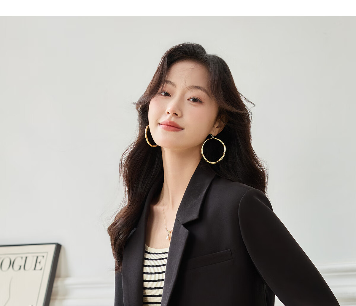 PinCai Women's Black Short Blazer Suit Jacket Casual Long Sleeve Shoulder-Padded Professional Workwear P51U001 25