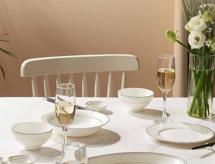 Magoront Bone China Dinnerware Set Pure White Luxury 32-Piece Tableware Set for 6 People White Lover Collection 4