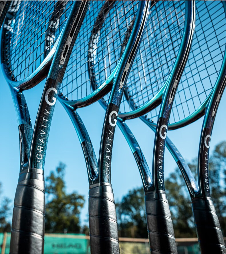 HEAD Zvelev Gravity 2025 MP Full Carbon Professional Tennis Racket, Small Z Carbon Fiber Racket, Pre-Strung 6