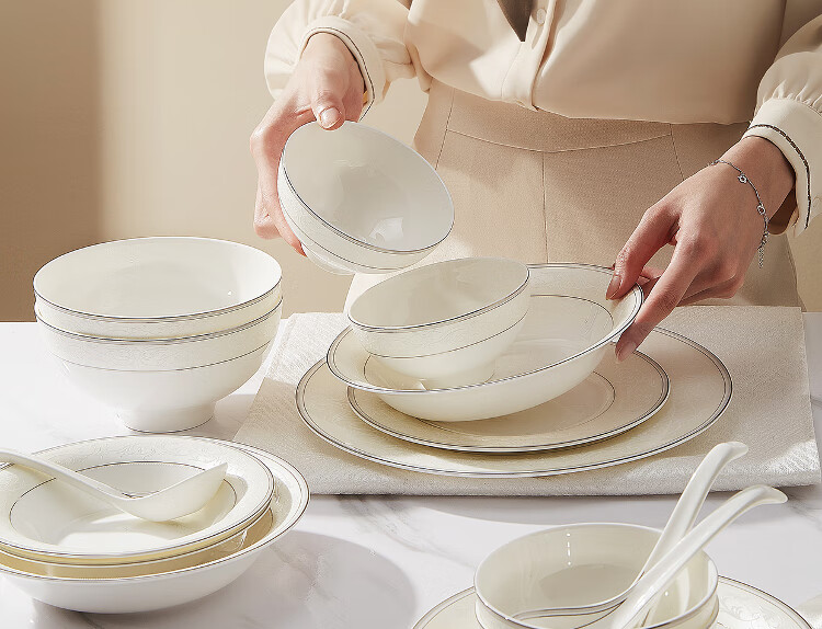 Magoront Bone China Dinnerware Set Pure White Luxury 32-Piece Tableware Set for 6 People White Lover Collection 6