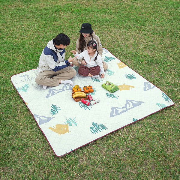 CAMEL Outdoor Picnic Mat, Ultrasonic Moisture-Proof Mat, Thickened Camping Ground Mat, Tent Mat, Beach Mat, Children's Seat Cushion, Floor Mat
