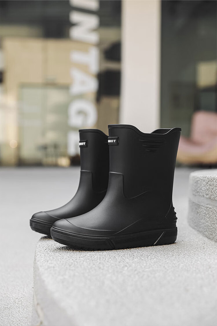 GUOLUOFEI Stylish Mid-Calf Rain Boots for Men, Thickened Sole Waterproof Non-Slip Fishing And Food Delivery Rubber Shoes, Rice Dumpling Color, Size 39 8