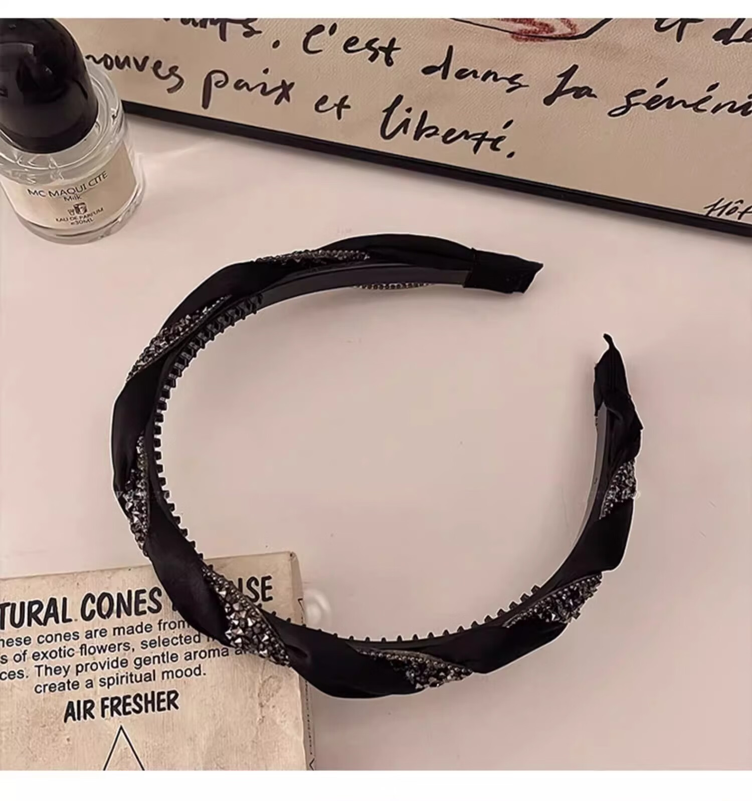 Xiangwan Vintage Rhinestone Headband Black Hair Clip Elegant Women's Headband Mid-Autumn Gift 10