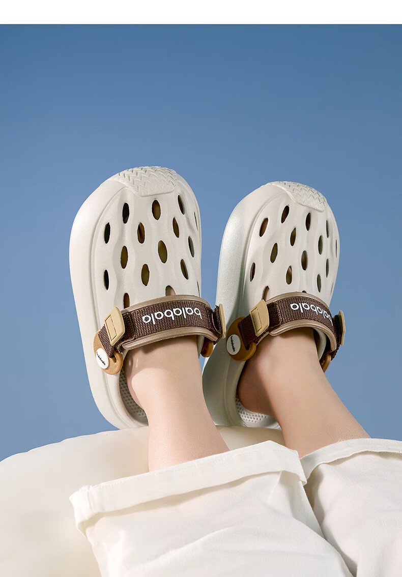 BALABALA Children's Perforated Shoes, New Summer Style, Boys' Non-Slip Sandals, Outdoor Wear, for Older Children, Indoor Girls' Soft-Soled Beach Shoes 4
