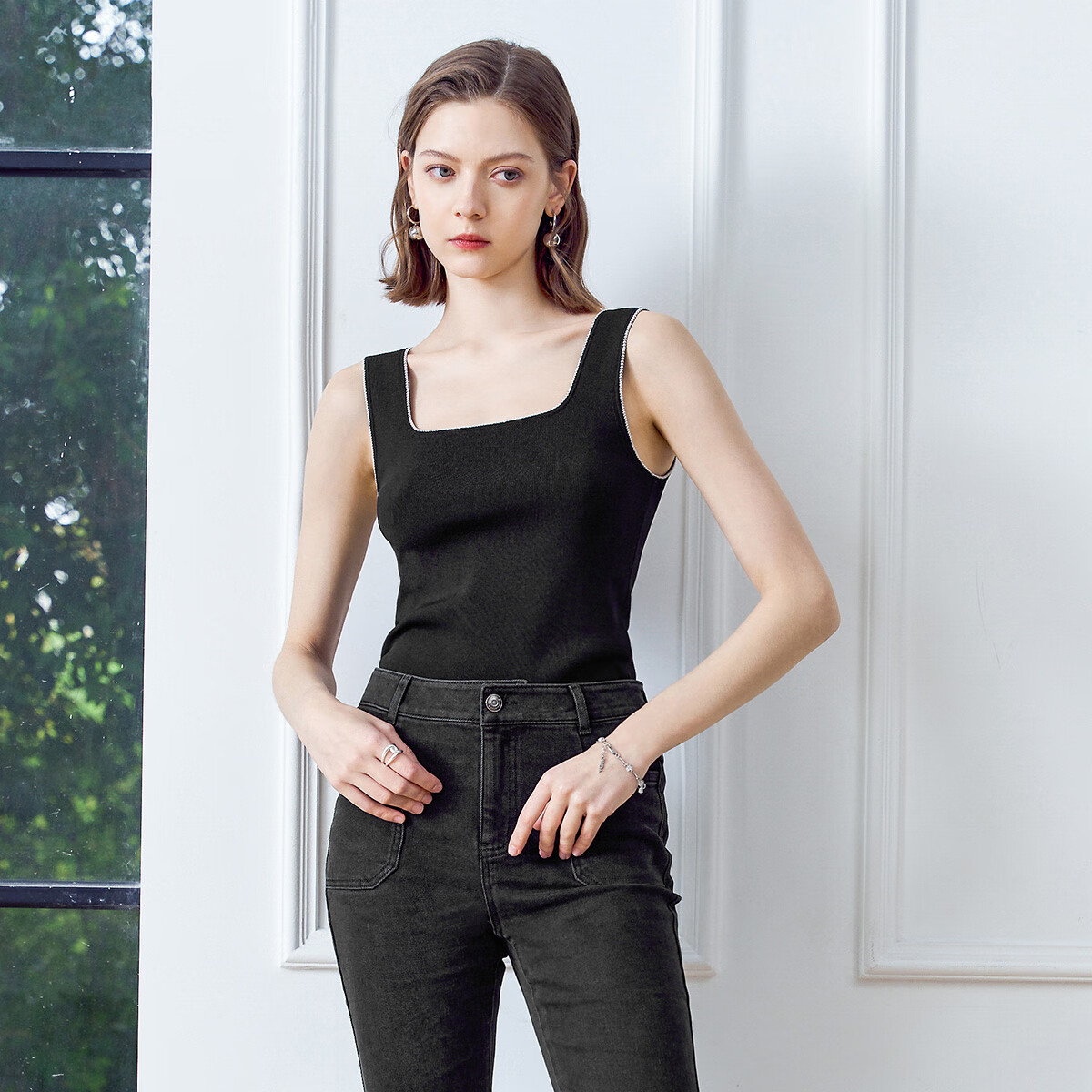 YANYEE Elegant Square Neck Camisole for Women, 2025 Early Spring Inner Layer, High-End Sleeveless Undershirt, Off-White, Size S