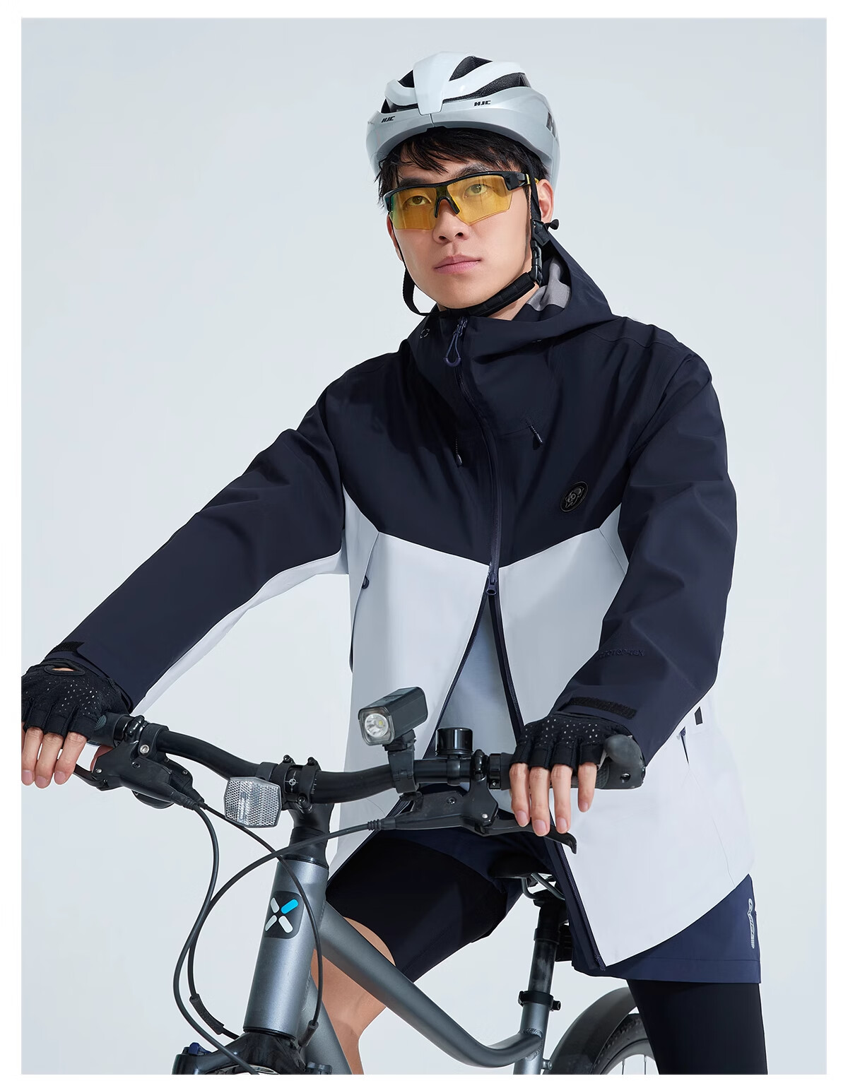 CAMEL Panda Outdoor 3L Hard Shell Single-Layer Waterproof Jacket, Multi-Functional Triple-Protection Mountaineering Suit, Heavy Rain-Resistant 34