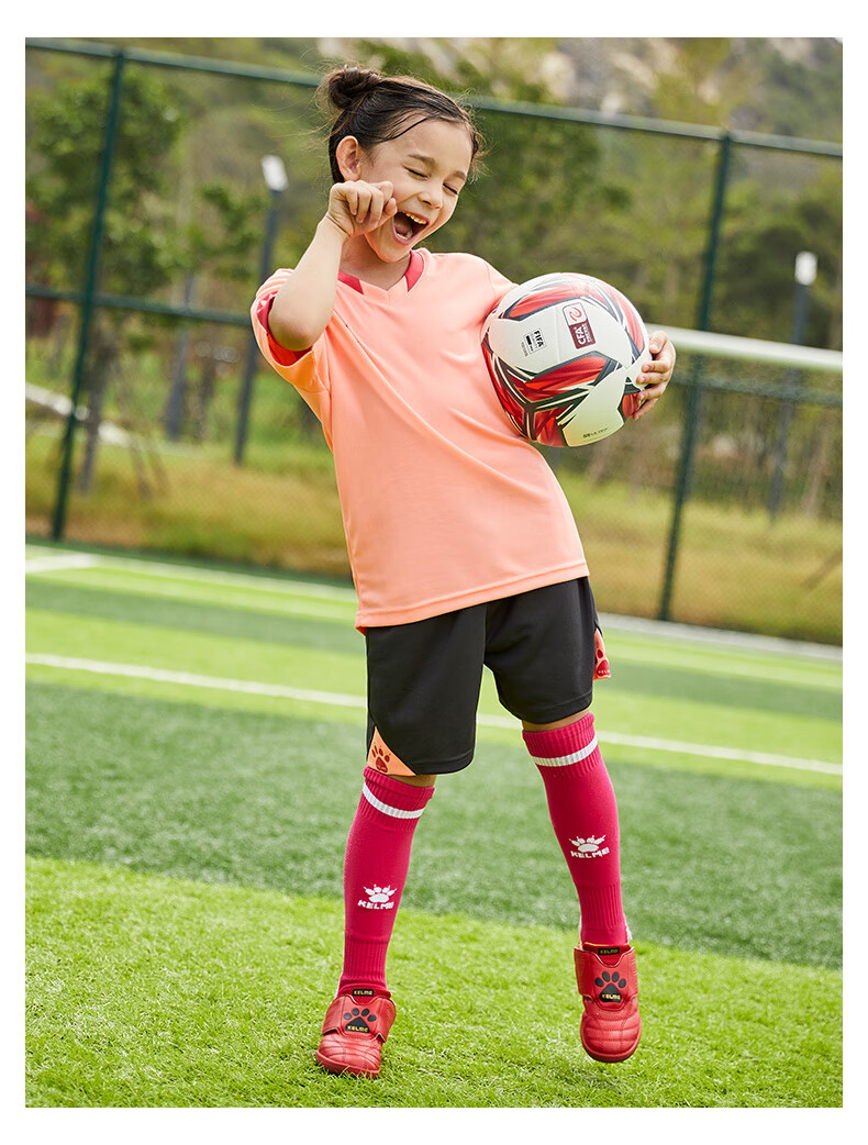 KELME Children's Soccer Socks, Long Training Socks, Non-Slip Breathable Professional Training Soccer Socks, Black And White 7