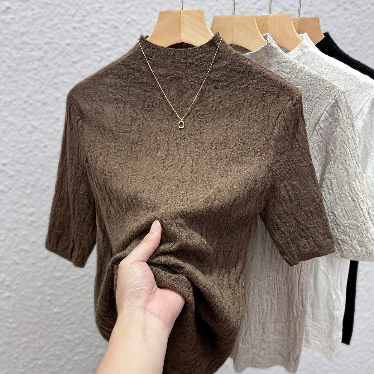GUJIN Women's Mid-Sleeve Solid Color Textured Knit Top Half Turtleneck Short Sleeve 2025 New Basic Shirt
