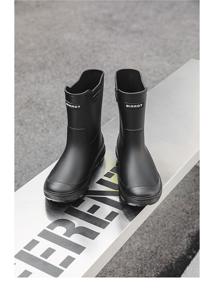 GUOLUOFEI Stylish Mid-Calf Rain Boots for Men, Thickened Sole Waterproof Non-Slip Fishing And Food Delivery Rubber Shoes, Rice Dumpling Color, Size 39 13