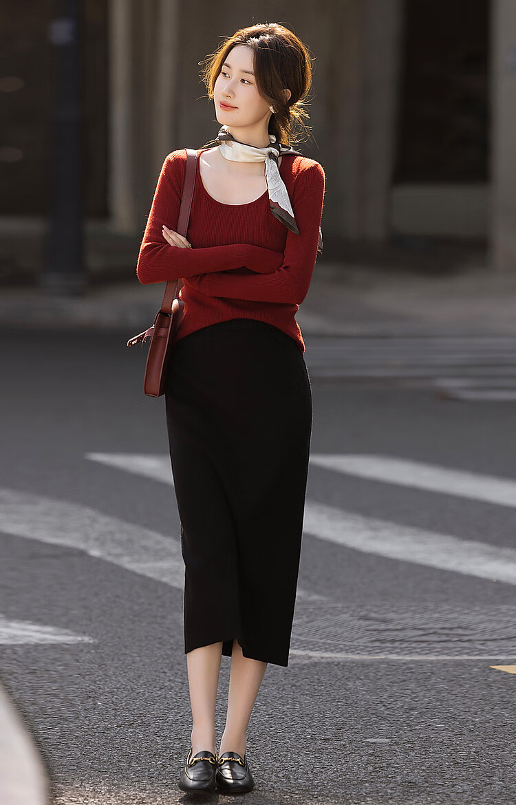 DME Winter Port Style Low Round Neck Slim Fit Concealing Long Sleeve Knit Top for Women Off-White M 10