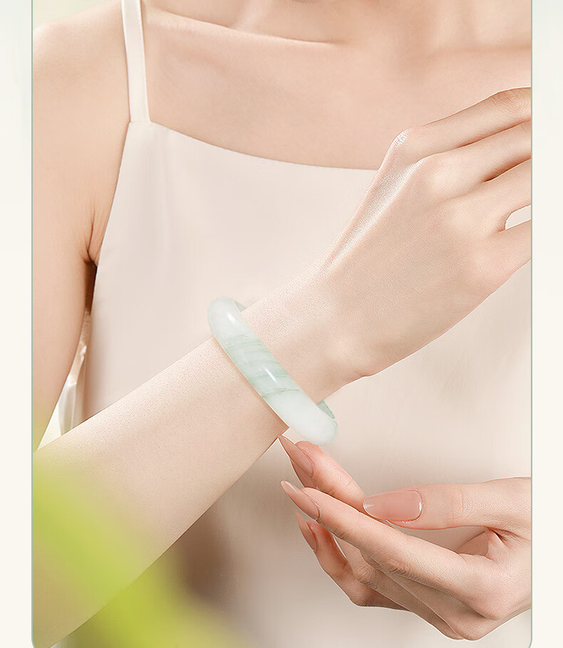 Zhoudajin CHOW TAI KING Tian Shan Jade Bangle for Women, Ice-Clear Floating Flower Jade Bracelet, Qixi Valentine's Day Gift for Girlfriend, Wife, Or Mother 3