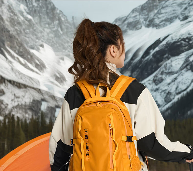 SNOOPY Outdoor Hiking Backpack for Women And Men, Lightweight Travel Backpack with Large Capacity, Orange 1