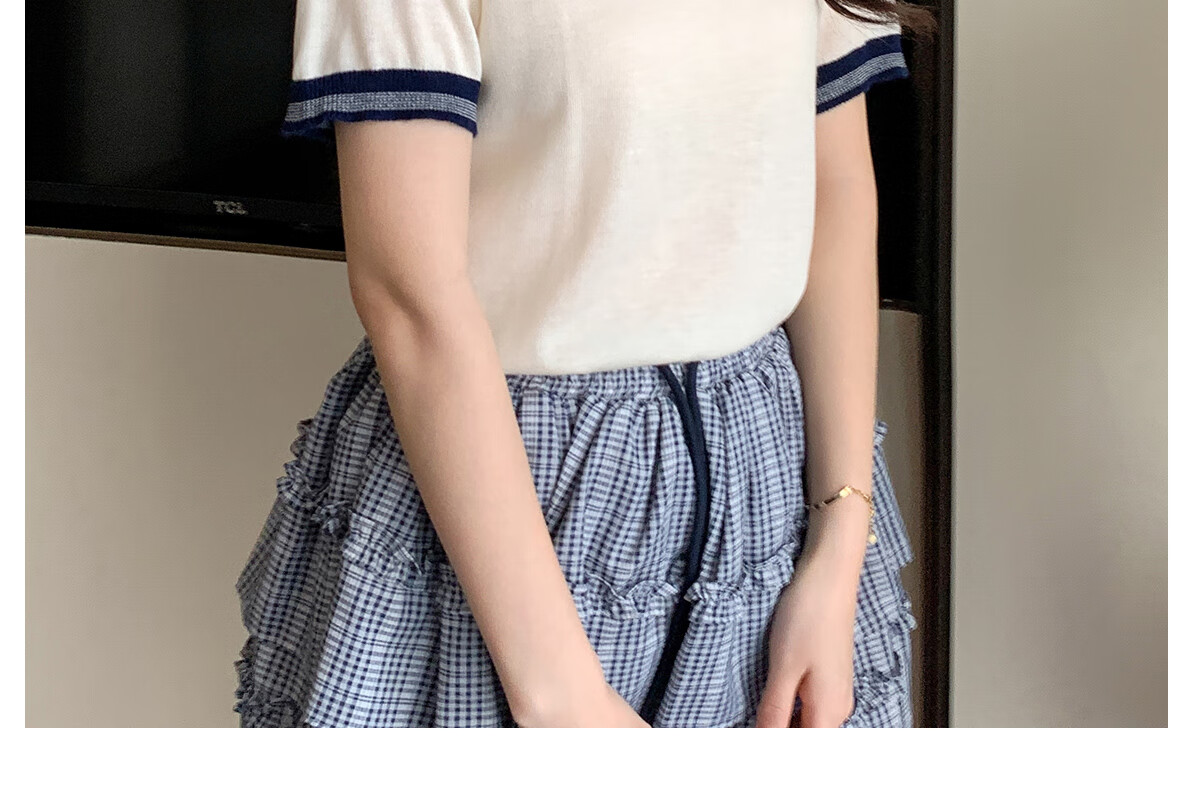 Halo Queen Knitted Short-Sleeve T-Shirt for Women, Round Neck, Contrasting Colors, Fashionable Slimming Top, Contains Wool And Silk, Comfortable Fabric, H52T032 20