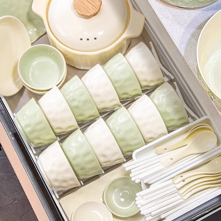 Mingyi Dinnerware Set, High-Temperature Underglaze Ceramic Bowls And Plates, Complete Set of Milk Yellow And Green, 18 Pieces for 4 People, Gift-Giving Set