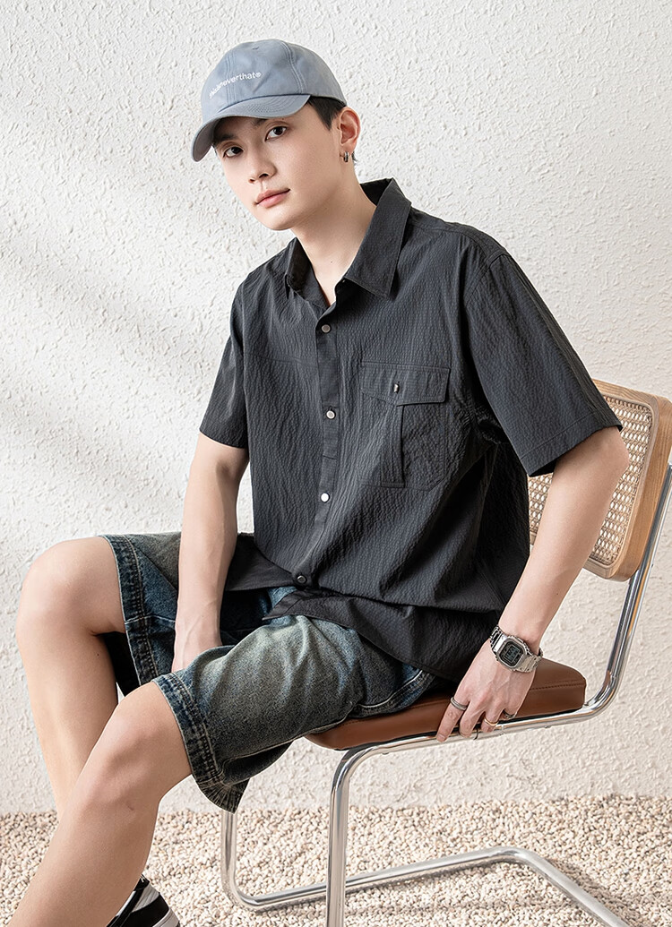 TonLion 2025 Summer Men's Lapel Front Chest Single Pocket Split Short-Sleeve Shirt 1