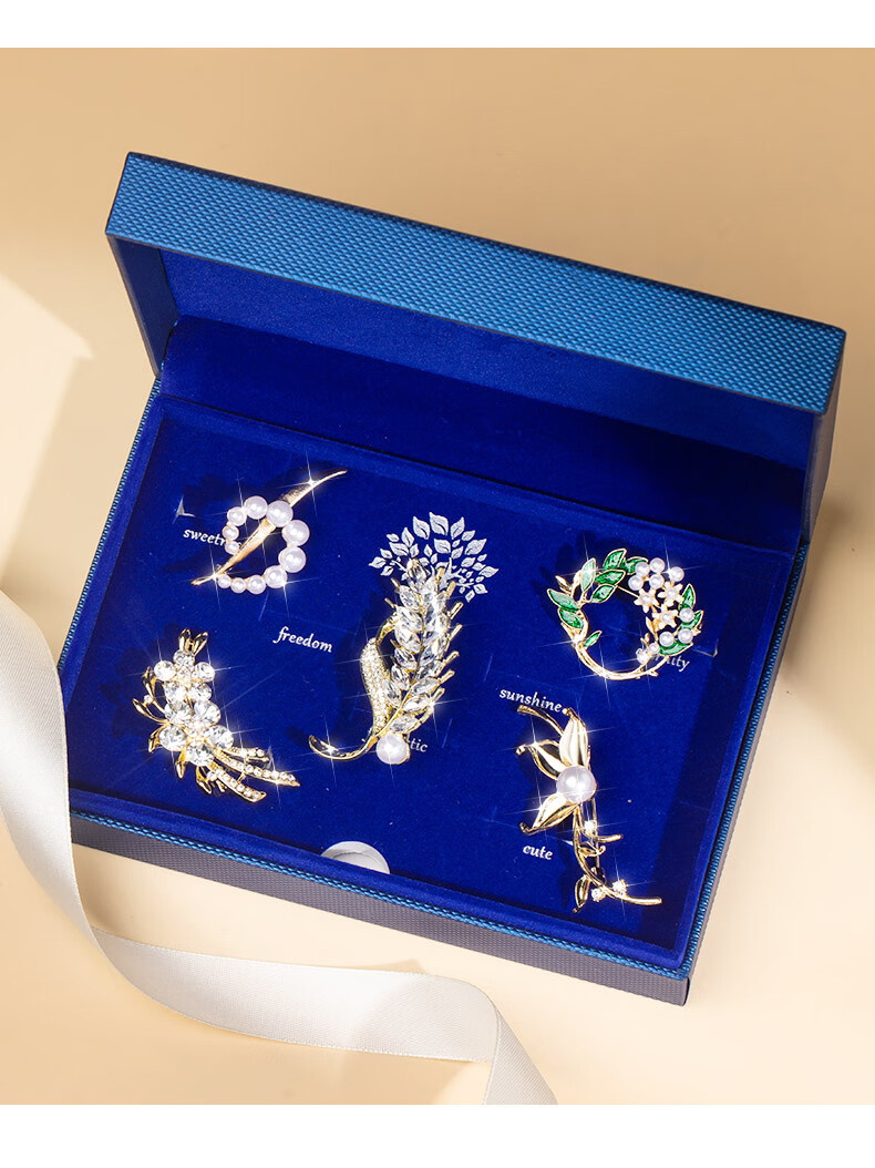 Mini & Yaya High-End Brooch Gift Box Set, Women's Corsage, Niche Design, Elegant Valentine's Day And Birthday Gift for Girlfriend 3