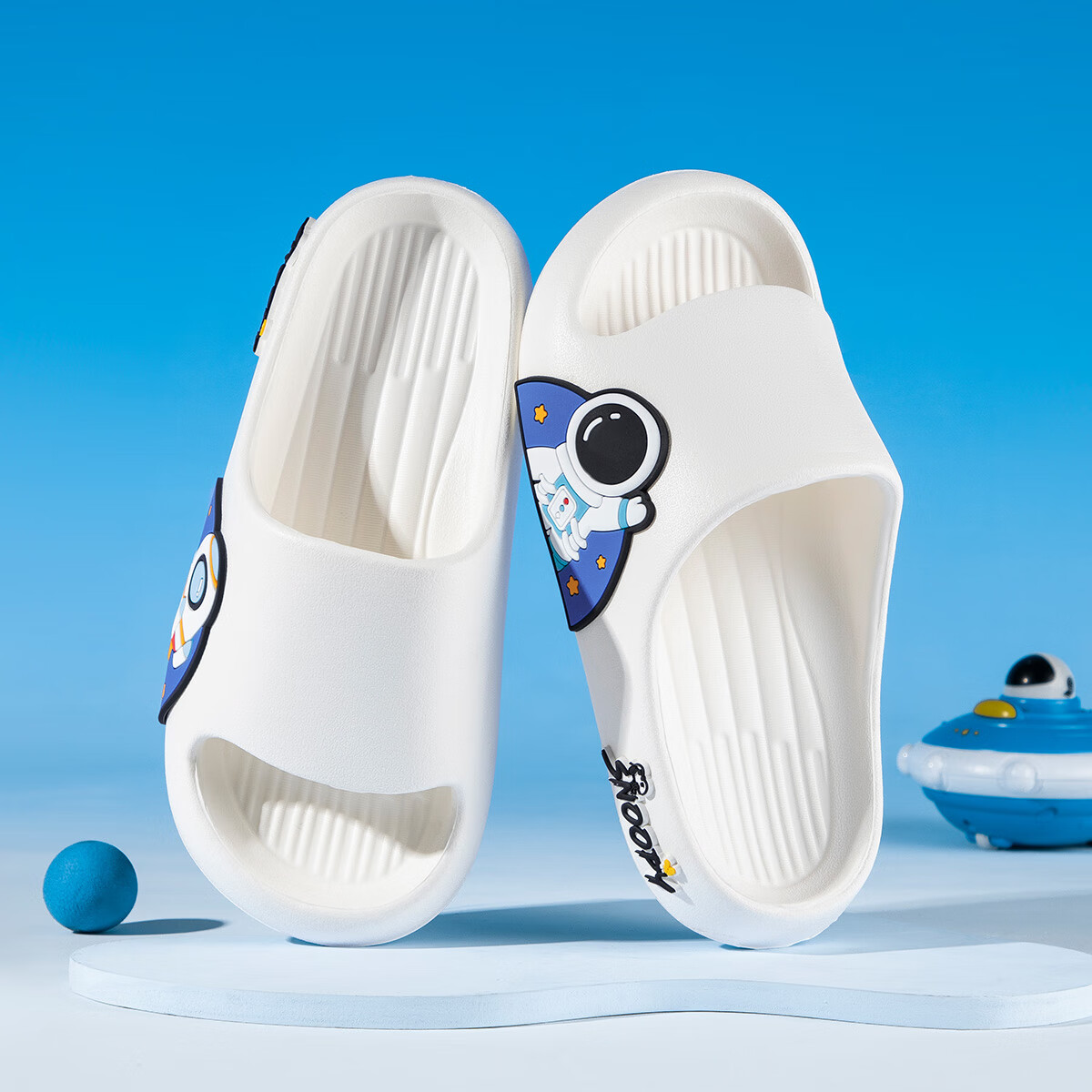 SNOOPY Children's Shoes, Boys' Space Man Slippers, Girls' Indoor Home Shoes, 2205 Off-White, Size 36