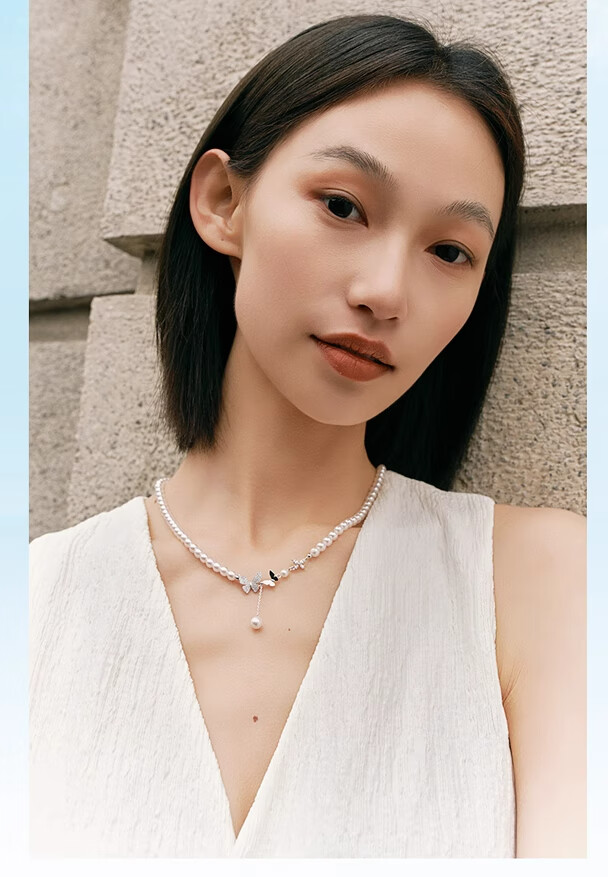 AJIDOU Necklace, Luxurious Butterfly Pearl Pendant, Collarbone Chain Accessory, Light Luxury Gift for Girlfriend Or Wife, Mid-Autumn Festival 3