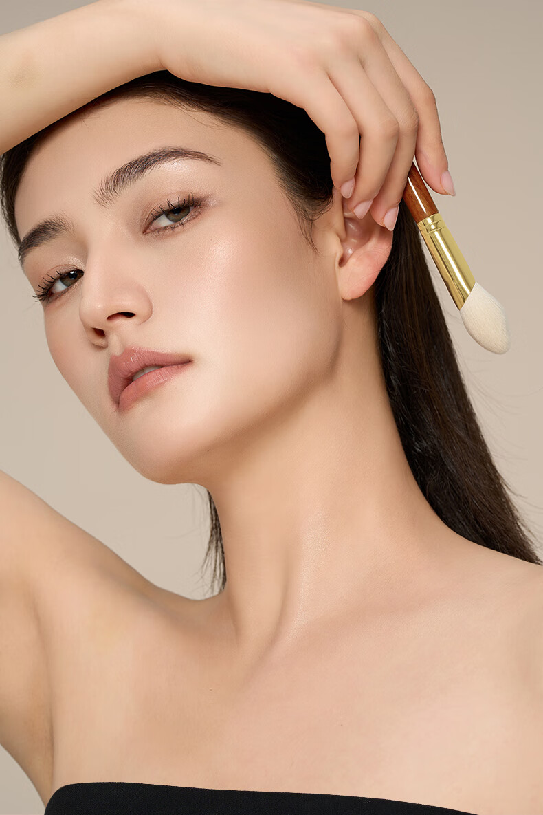 Langyan Chimo CM182 Angled Slope Makeup Brush for Liquid and Cream Blush, Contour, and Highlighter Face Brush 1
