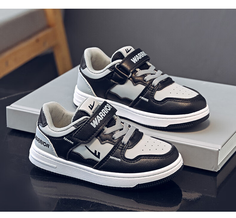Warrior Boys' Skateboard Shoes, Spring And Autumn Style, Velcro Closure, Lightweight Children's Sneakers WZ(CL)-1329 Black/white 31 5