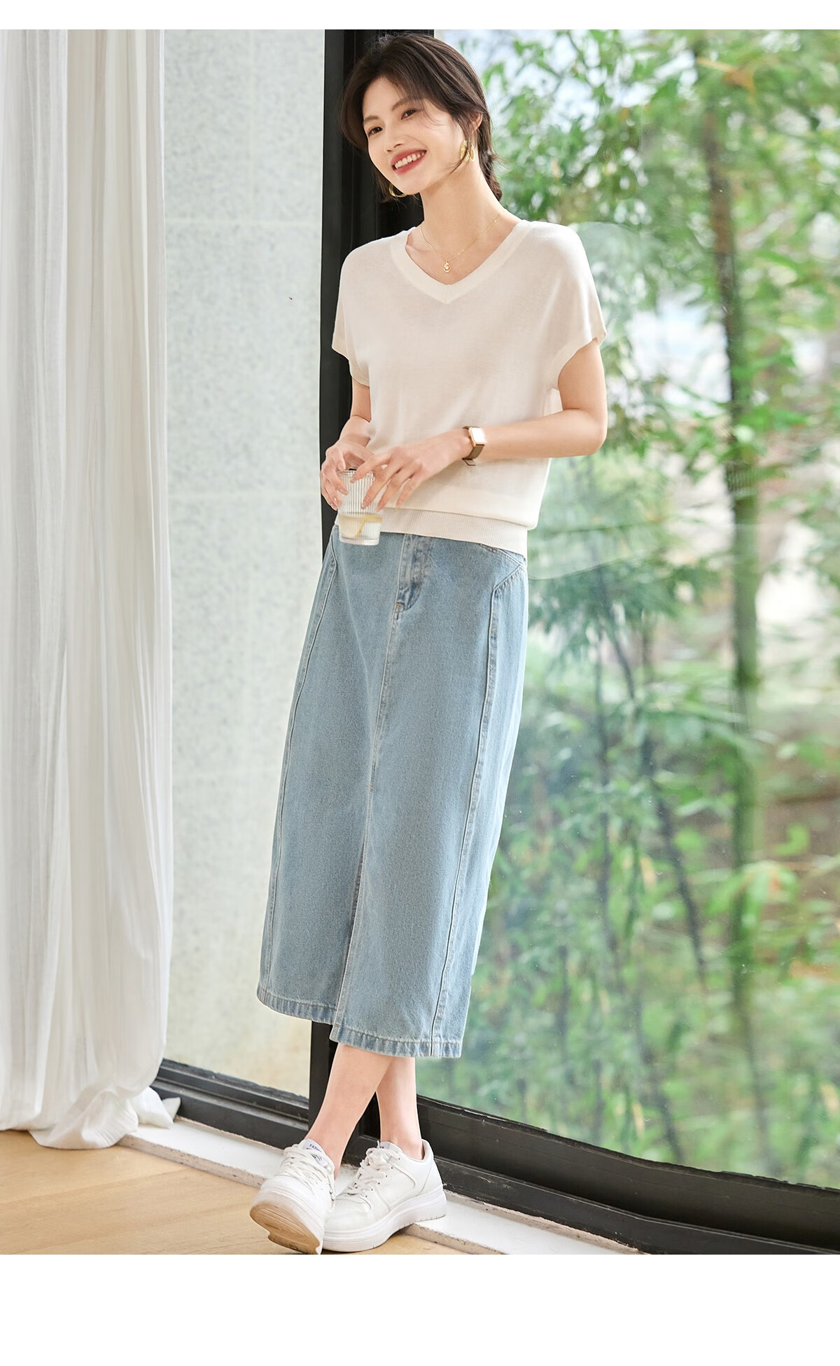 Taxiang Women's Short-Sleeve V-Neck Thin Summer Knit T-Shirt with Hollow Design at Back, Distinctive Top Blouse T52T078 12
