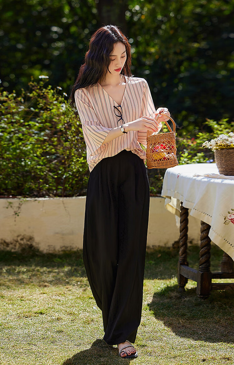 Demana [Artistic Melody] Summer V-Neck Composite Silk Huayao Shirt with Pleated Bell Sleeves Flowing Blouse Women's Top 32