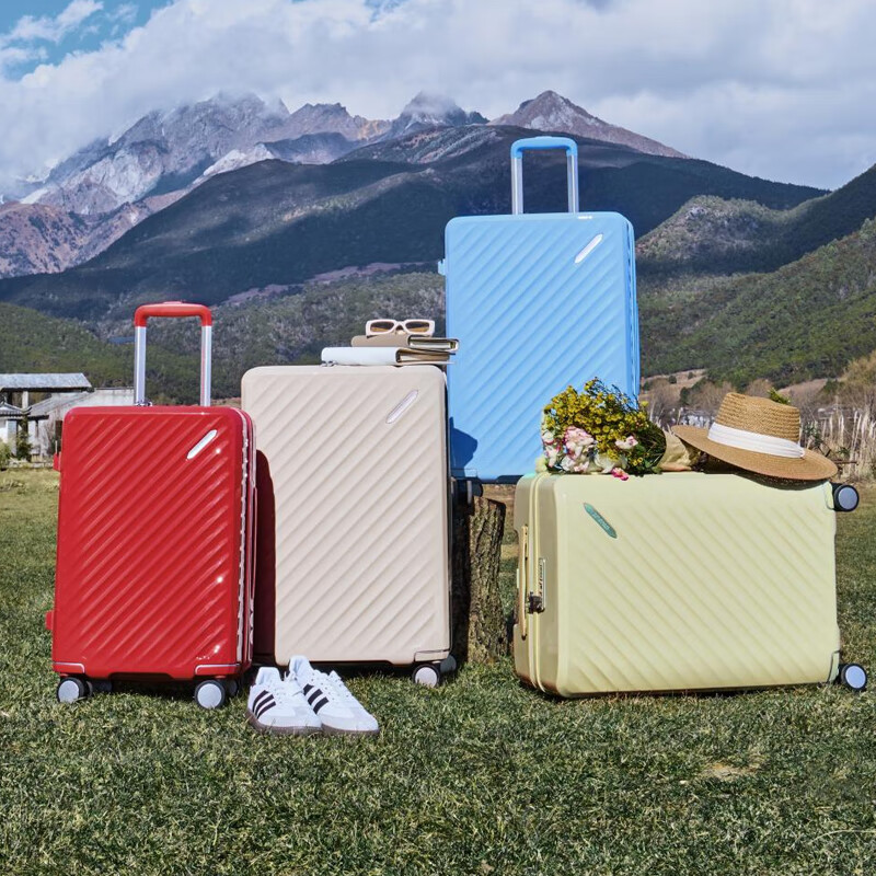 Чемодан AMERICAN TOURISTER 24 дюйма, большой вместимости, с кодовым замком, зеленый