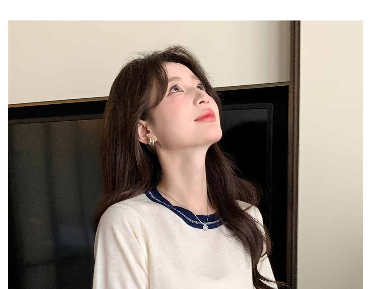 Halo Queen Knitted Short-Sleeve T-Shirt for Women, Round Neck, Contrasting Colors, Fashionable Slimming Top, Contains Wool And Silk, Comfortable Fabric, H52T032 19