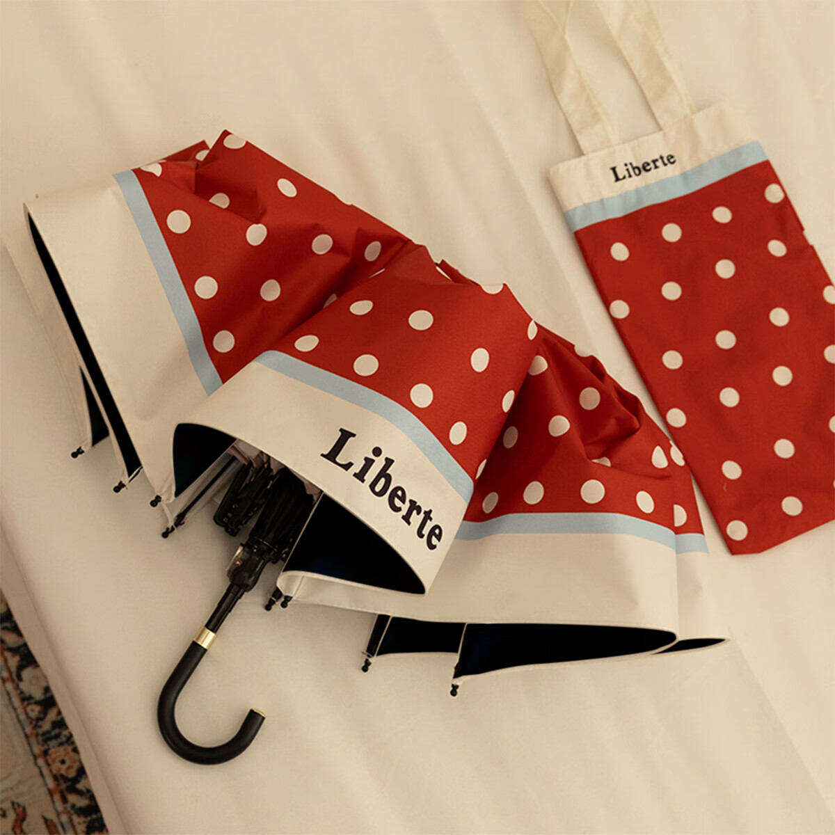 Fanyejia Vintage Hong Kong Style Sun Umbrella, Dual-Use for Sunny And Rainy Days, French Polka Dot Design, Sun Protection, UV Protection, Foldable, Curved Hook, Women's Sunshade Umbrella