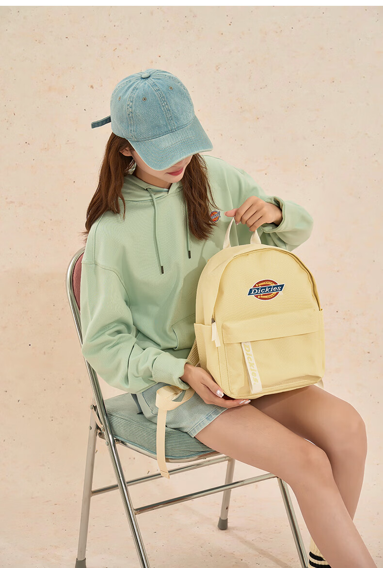 Dickies Backpack for Children, Commuter School Bag for Girls, Casual Travel Backpack for Middle School, High School And College Students, Women's Day Gift, Red 3