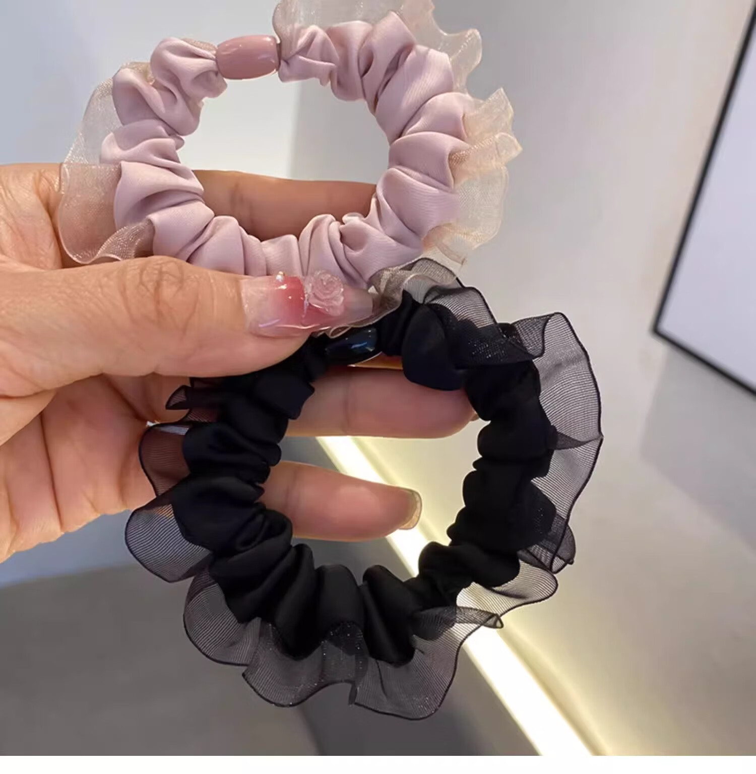 Xiangwan Hair Ties 2-Piece Set, Scrunchies, Mesh Flowers, Ribbon Hair Bands for Women, Elegant Ponytail Holders, Non-Damaging Elastic Hair Bands 1