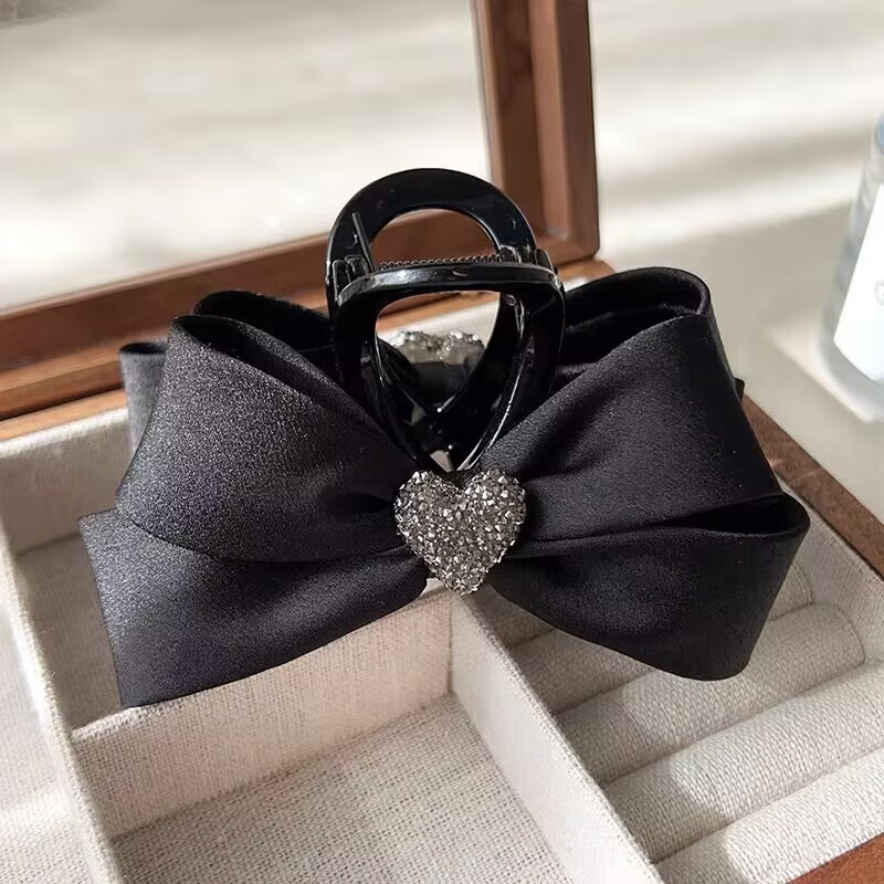 Huangjiama High-End Rhinestone Heart Bow Hair Clip for Women, Back of Head Shark Clip, High Ponytail Hairpi 6