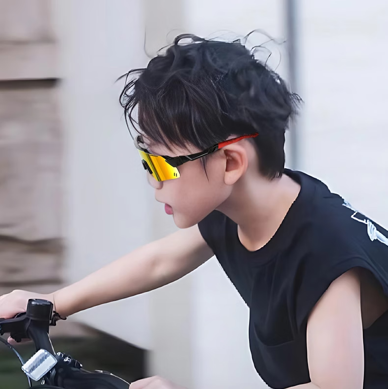 Kaponi Children's Outdoor Cycling Glasses for Boys And Girls, Ultra-Light Sports Sunglasses, UV Protection Polarized Sunglasses for Back-To 2