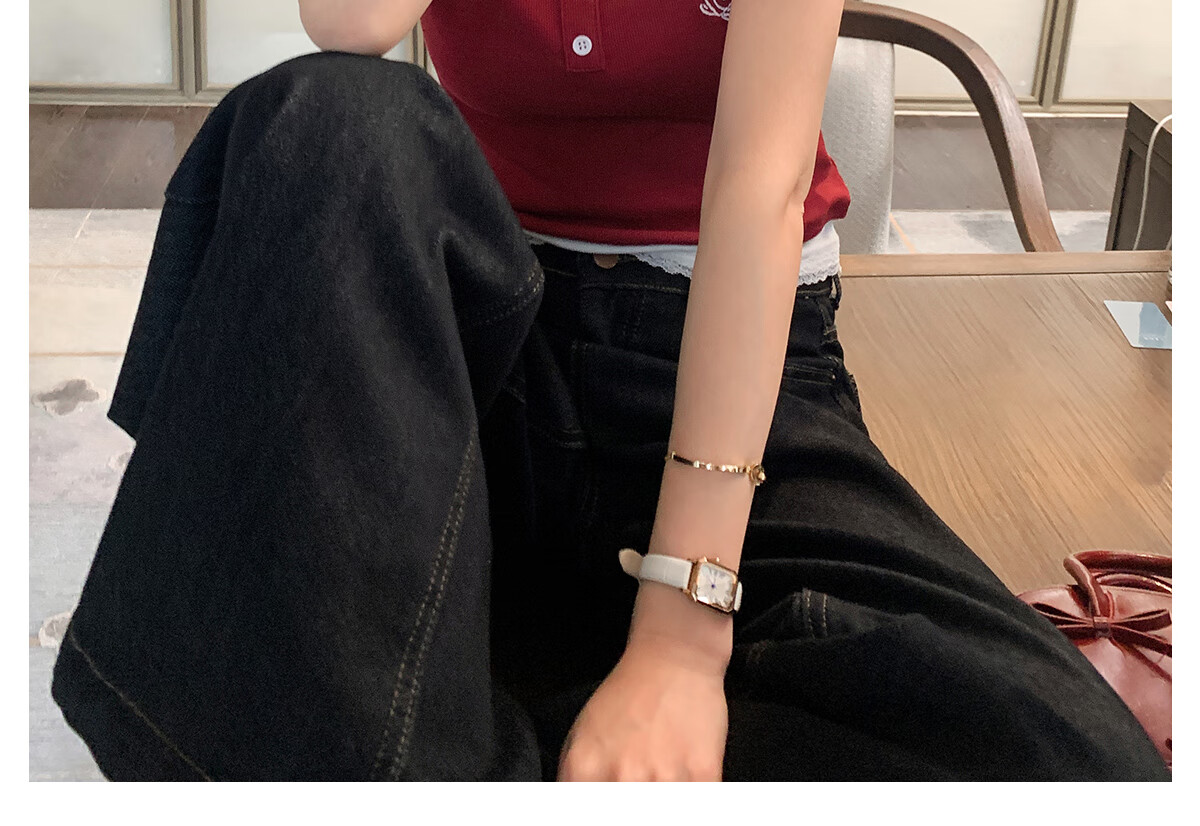 Halo Queen Women's Short-Sleeve T-Shirt, Round Neck, Red And White Contrasting Color Lace Splicing, Slim-Fit Embroidered Bow Waist-Cinching Slimming H52T076 19