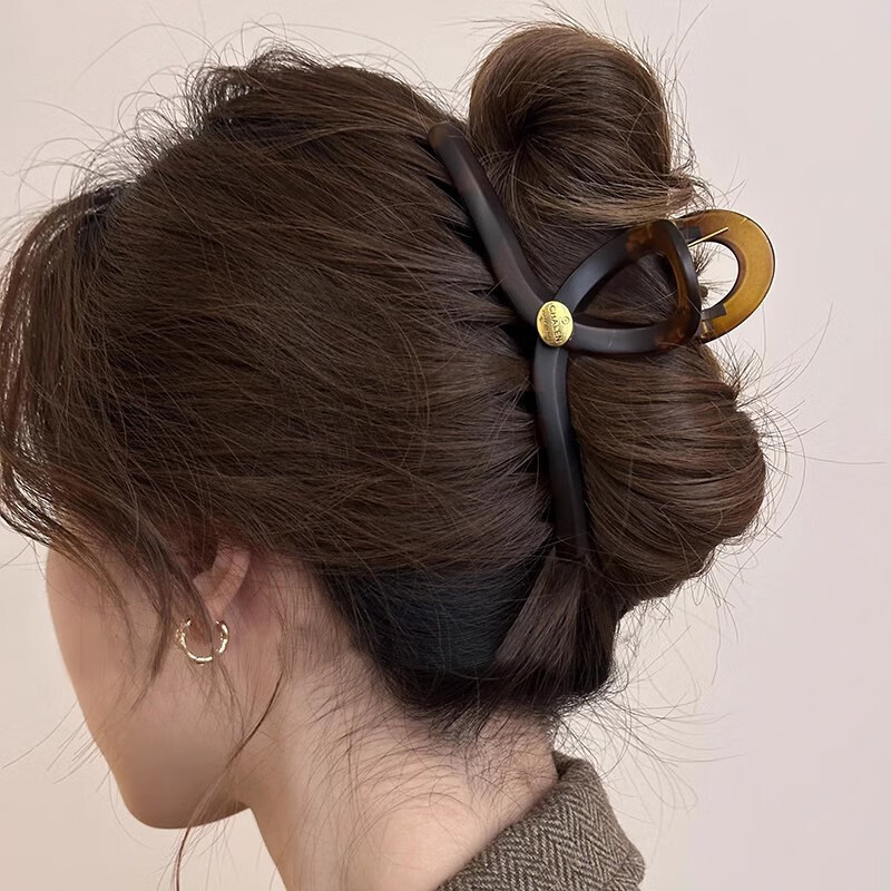 Huangjiama 11cm Hair Claw Clip for Women, Elegant Bun Shark Clip, High-End Back of Head Hair Clip, Classy Hair Accessory 5