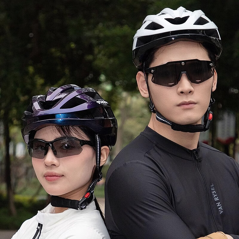 MOON Bicycle Riding Helmet, One-Piece Molded Airflow Safety Helmet, Suitable for Men And Women, Commuting, Mountain Biking, Road Cycling Equipment, Size M