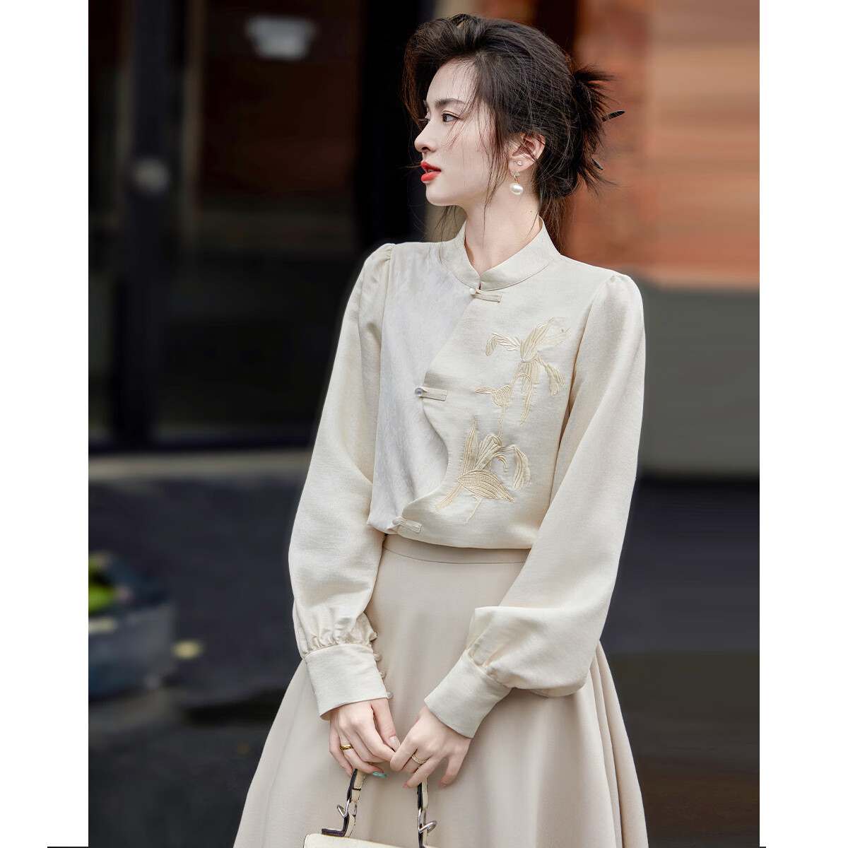 Dme [Gentle Oriental Beauty] Autumn Chinese-Style New Shirt with Stand Collar, Slanted Placket, Frog Buttons And Embroidery, Women's Blouse Top