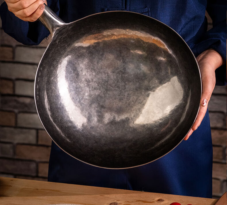Laoniejia Black Iron Wok for Home Cooking, Zhangqiu Handmade Iron Pan, Traditional Non-Coated Non-Stick Pan (Zhang Zunzhong/Xu Lingxian) 32cm 22