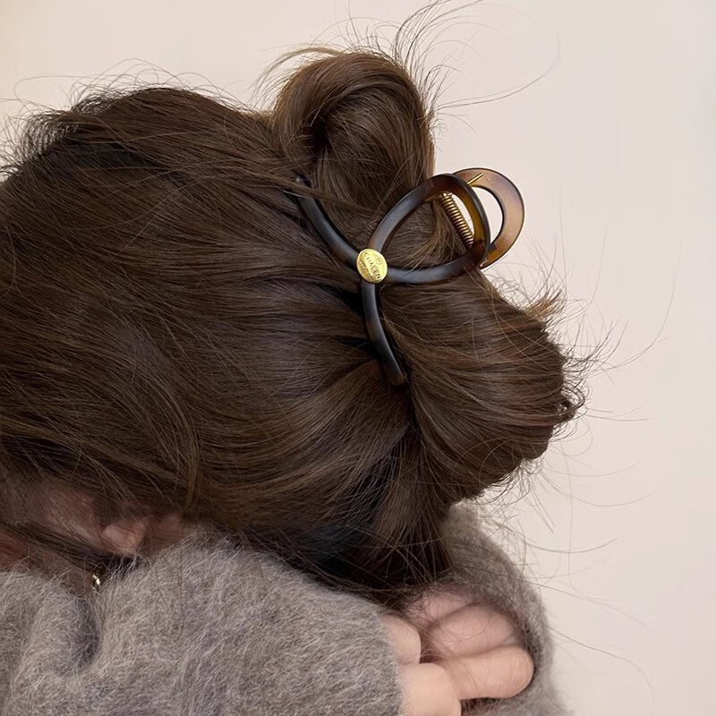 Huangjiama 11cm Hair Claw Clip for Women, Elegant Bun Shark Clip, High-End Back of Head Hair Clip, Classy Hair Accessory 6