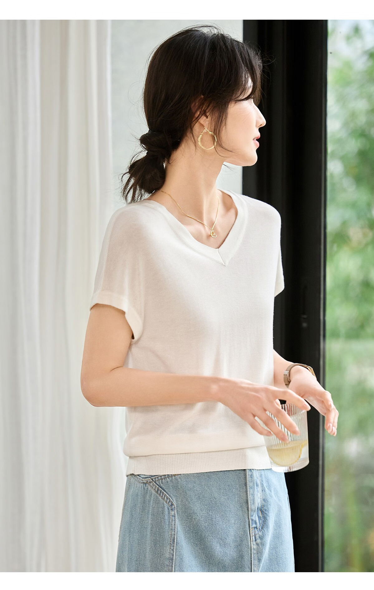 Taxiang Women's Short-Sleeve V-Neck Thin Summer Knit T-Shirt with Hollow Design at Back, Distinctive Top Blouse T52T078 14