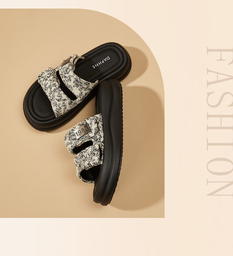 DAPHNE Women's Beach Sandals 2026 Spring New Thick Sole Fashion Versatile Comfortable Outdoor Sandals 12
