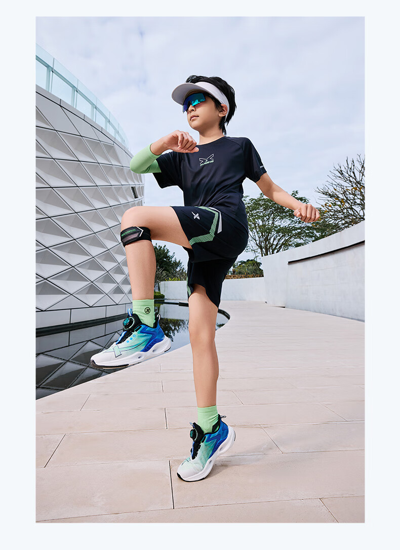 XTEP Kids Boys Mesh Breathable Lightweight Non-slip Rotating Buckle Running Shoes White/Black/Tranquil Blue Size 40 24