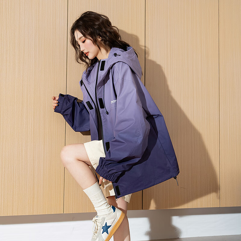 TonLion 2026 Autumn And Winter Women's Niche Fashion Outdoor Sports-Inspired Hooded Gradient Jacket with Design Elements