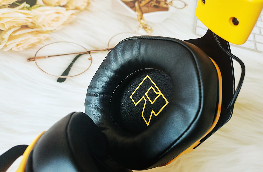 Taidu THS326 Quad-Mode Gaming Headset Bluetooth Wireless Over-Ear 7.1 Surround Sound Wired Esports Delta Operation Valorant FPS Positional Audio Lightning Yellow 28