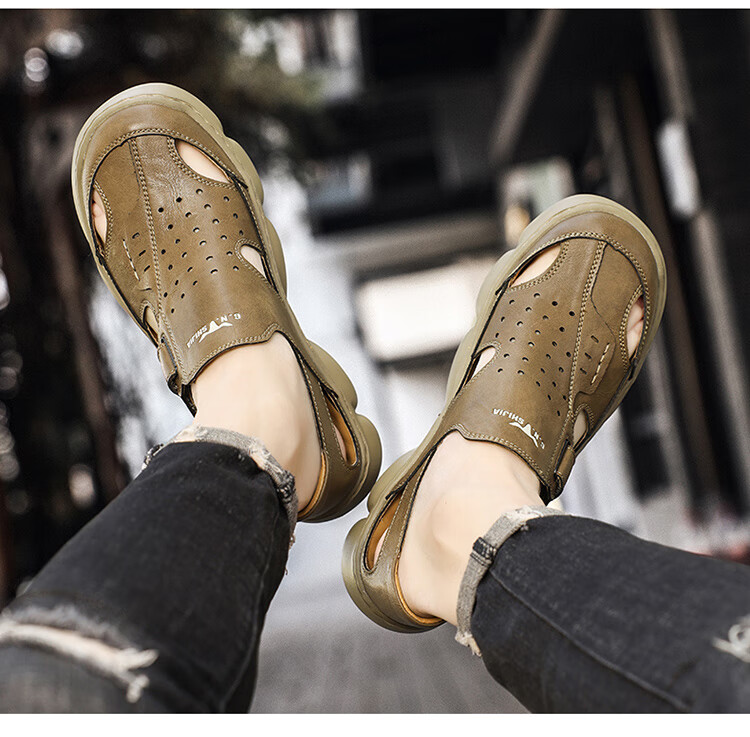 Bull Family Men's Sandals 2026 New Summer Breathable Hollow Out Beach Shoes Soft Leather Soft Sole Slippers for Men 10