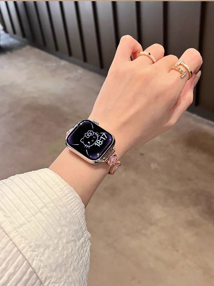 Biaodaige Leather Strap for Apple Watch Series 12, Women's SE3/2, Compatible with S10/S9/11/iWatch, Fresh Autumn And Summer Style with Four-Leaf Clover Design for Women in Gold 3