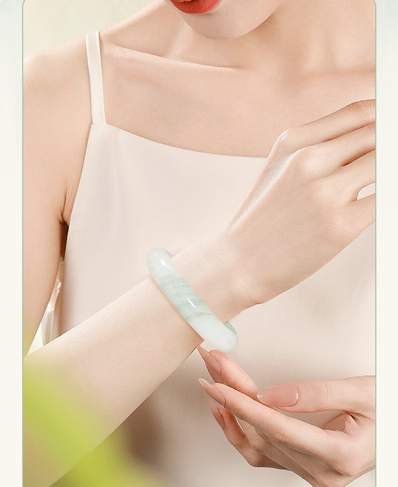 Zhoudajin CHOW TAI KING Tian Shan Jade Bangle for Women, Ice-Clear Floating Flower Jade Bracelet, Qixi Valentine's Day Gift for Girlfriend, Wife, Or Mother 1